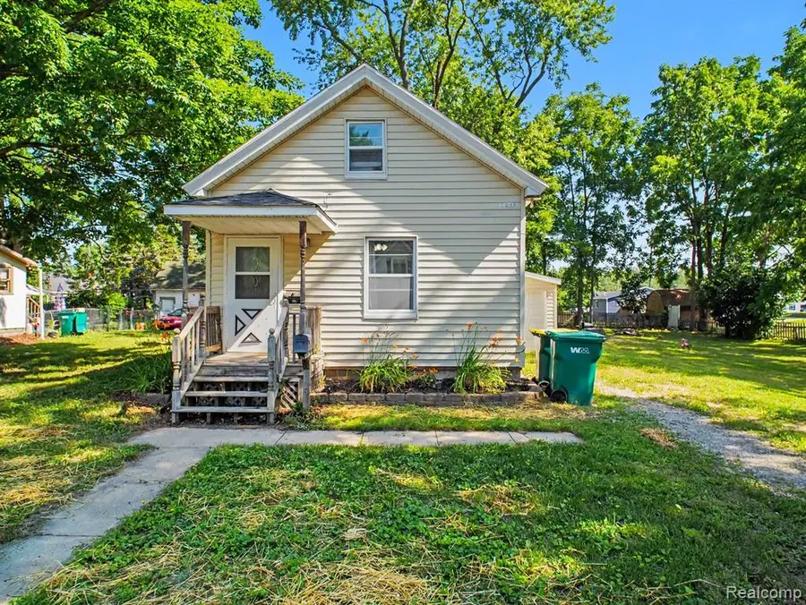 204 W Perry, Durand, MI 48429 - #2