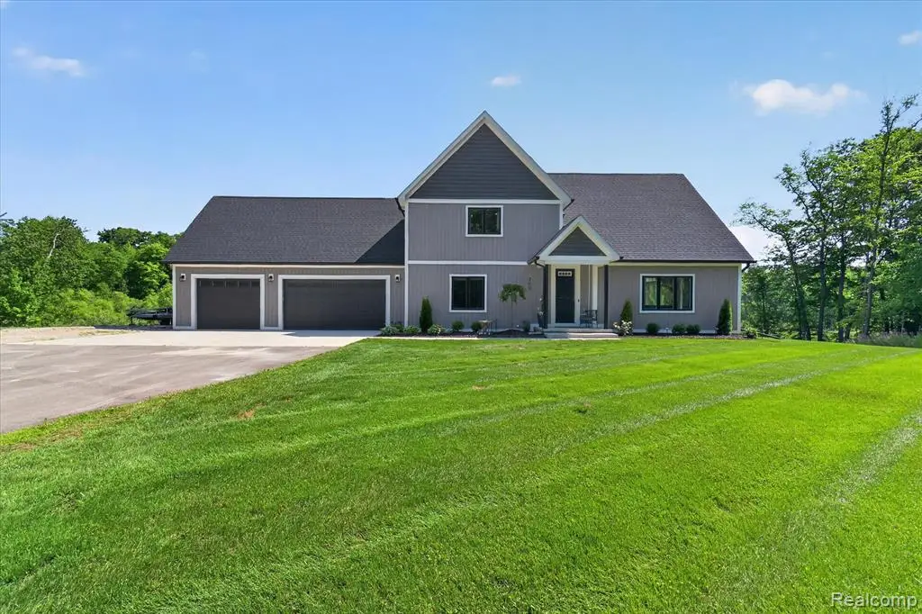 200 N Pleasant Valley, Milford, MI 48380 - #1