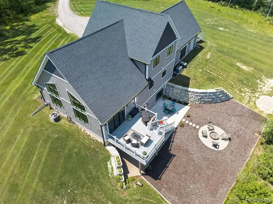 200 N Pleasant Valley, Milford, MI 48380 - #3