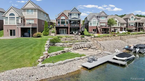 10812 Waterfall, South Lyon, MI 48178