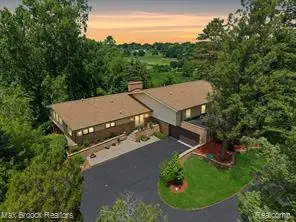 1808 Moors, Bloomfield Hills, MI 48302