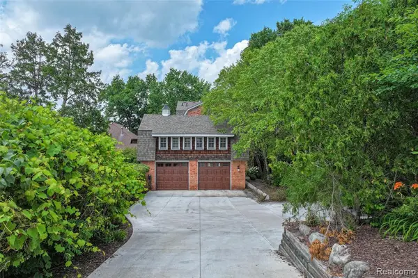 6420 Commerce, West Bloomfield, MI 48324