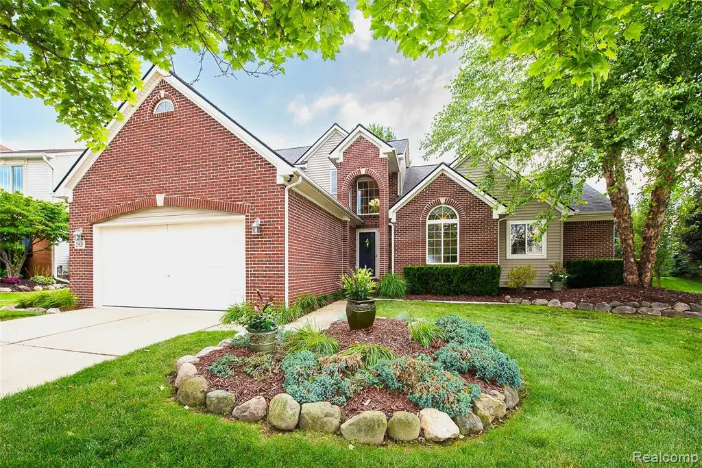 25823 Carriage, South Lyon, MI 48178 - #1