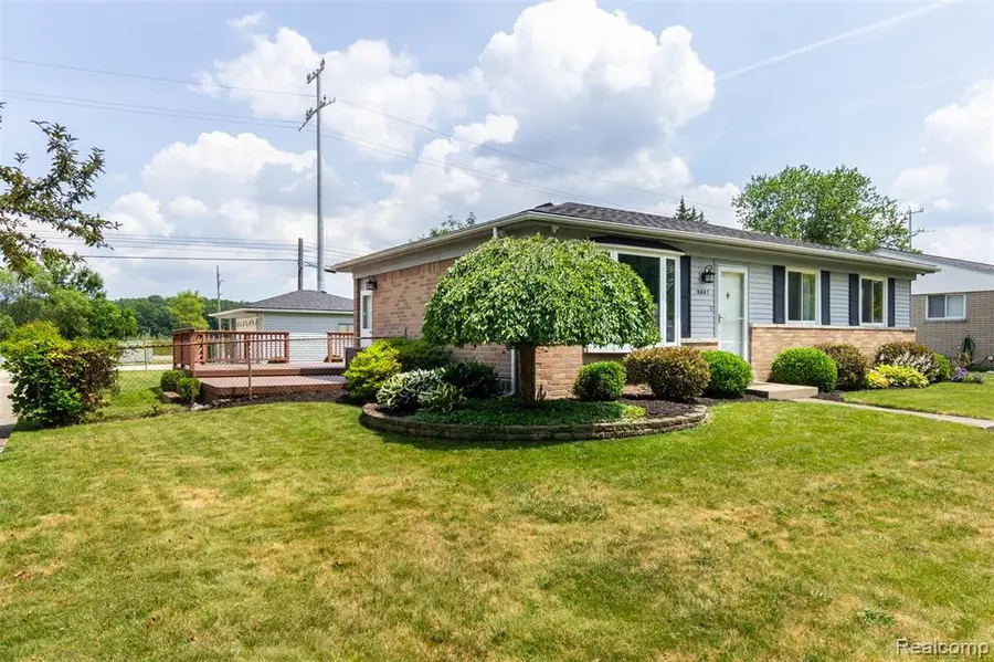 9807 Fairbanks, Belleville, MI 48111 - #3