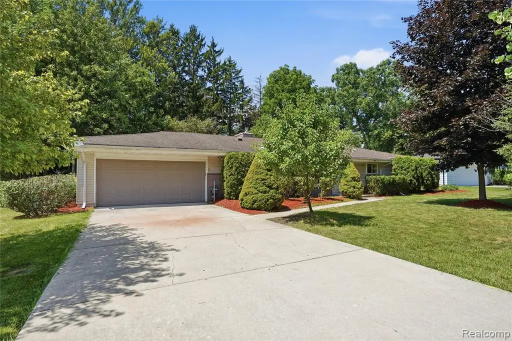 7264 S Tratham, West Bloomfield, MI 48322 - #1