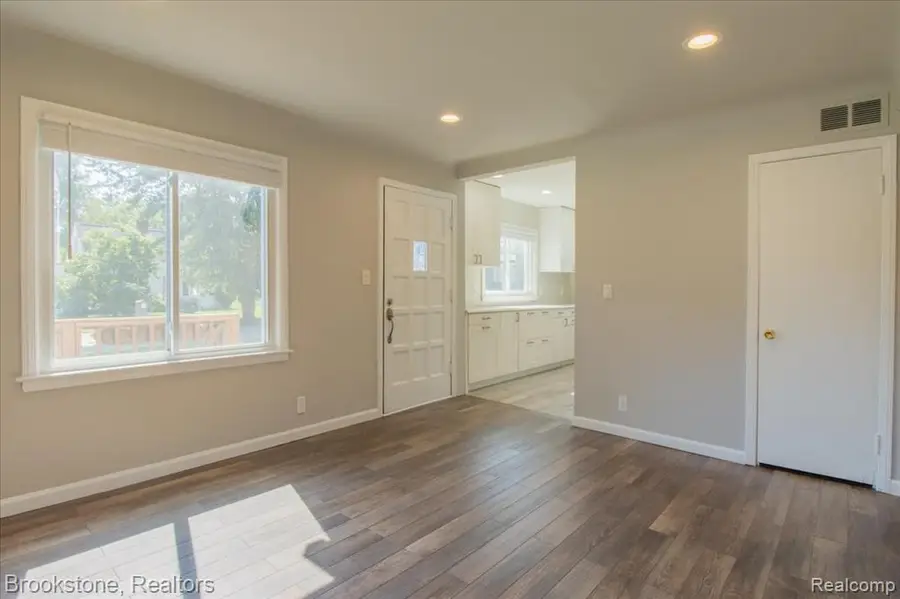 21905 Tulane, Farmington, MI 48336 - #2