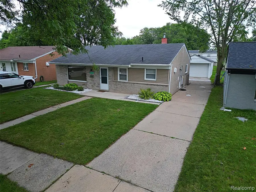 8250 N Henry Ruff, Westland, MI 48185 - #2