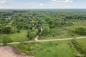 000 Rose Hill Rd, Pinckney, MI 48169