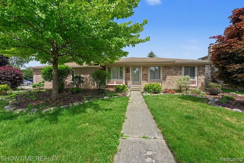 40298 Sandy, Clinton Township, MI 48038 - #1