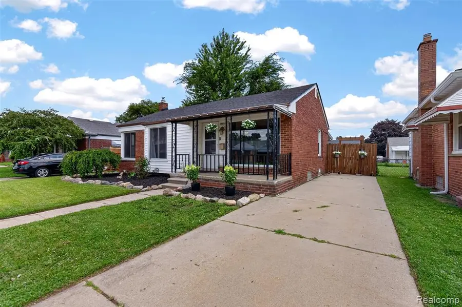 28202 Hollywood, Roseville, MI 48066 - #2