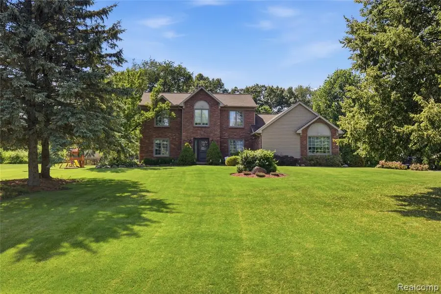 1817 Deer View, Howell, MI 48843 - #3