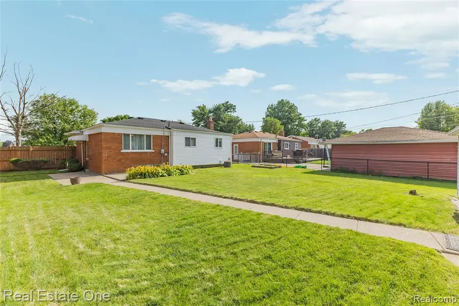 11927 Engleman, Warren, MI 48089 - #3