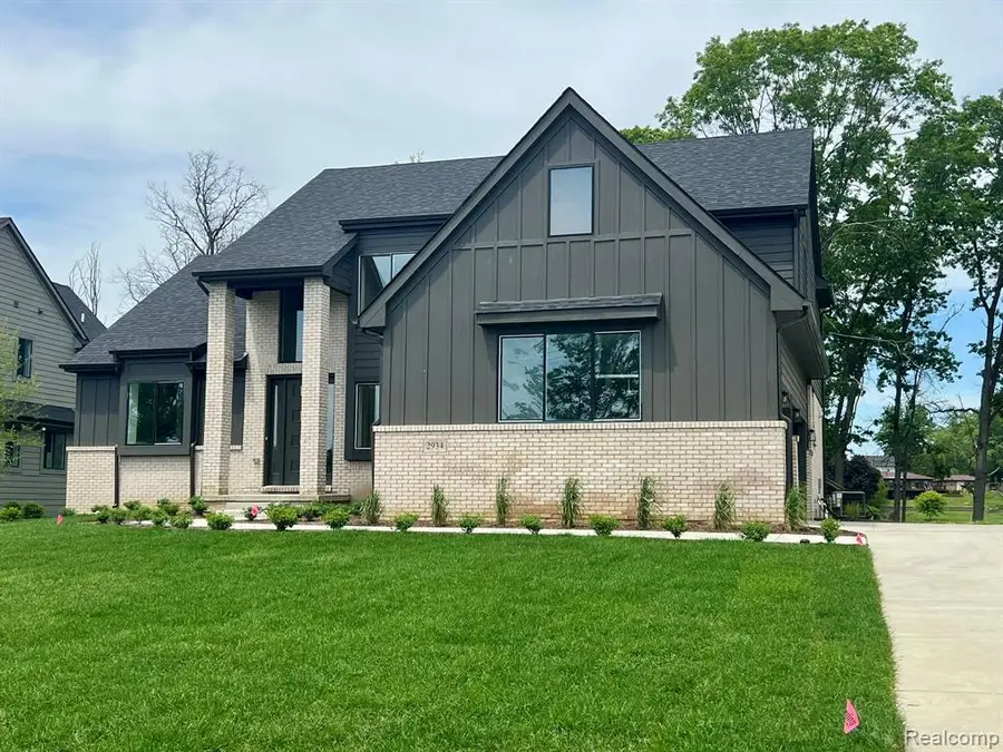 2934 W Walton, Waterford, MI 48329 - #2