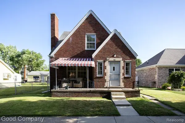 723 Pine, Wyandotte, MI 48192