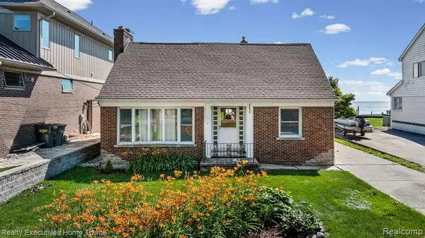 38536 Lakeshore, Harrison Twp, MI 48045
