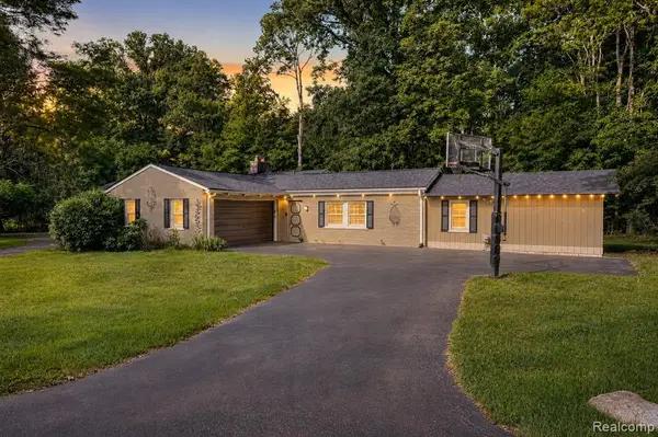 31555 Westlady, Beverly Hills, MI 48025