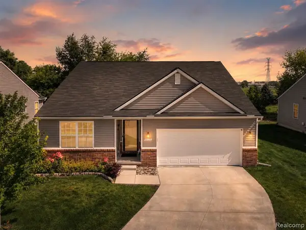 10125 Swan Lake, Ypsilanti, MI 48197