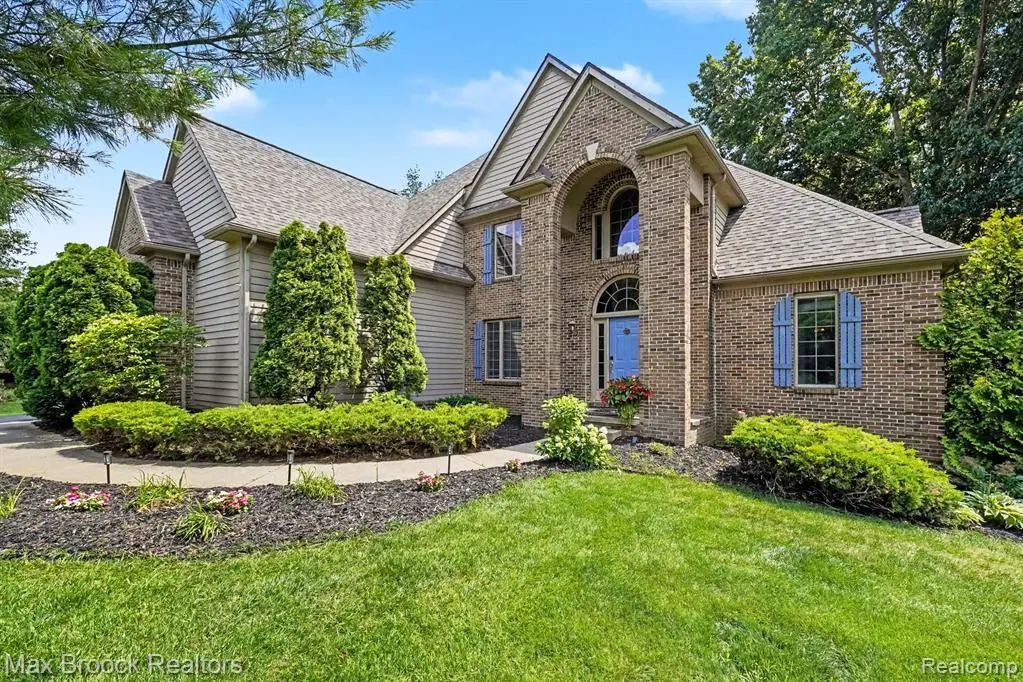 9843 Oak Valley, Clarkston, MI 48348 - #1