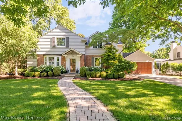 1647 Yorkshire, Birmingham, MI 48009