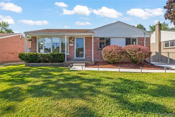 30853 Steinhauer, Westland, MI 48186