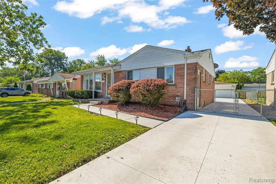 30853 Steinhauer, Westland, MI 48186 - #2