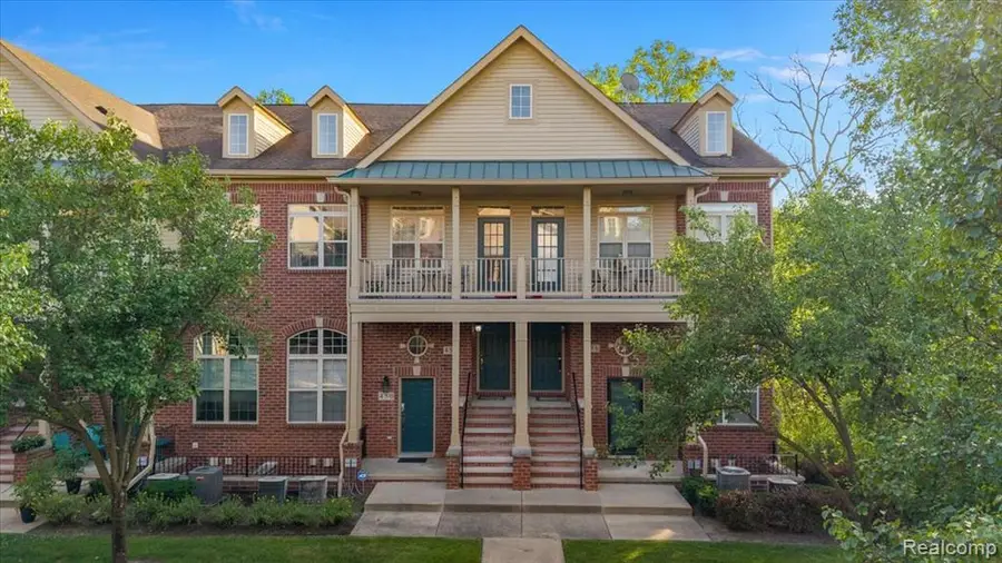 456 Boardwalk, Walled Lake, MI 48390 - #2