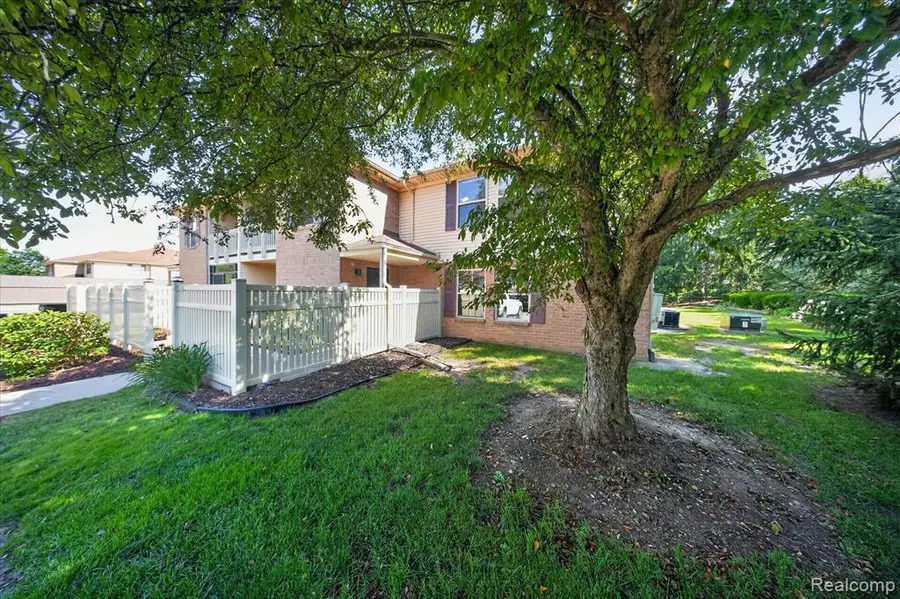61165 Greenwood, South Lyon, MI 48178 - #3