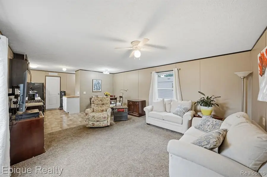 48580 Pineview, Shelby, MI 48317 - #3