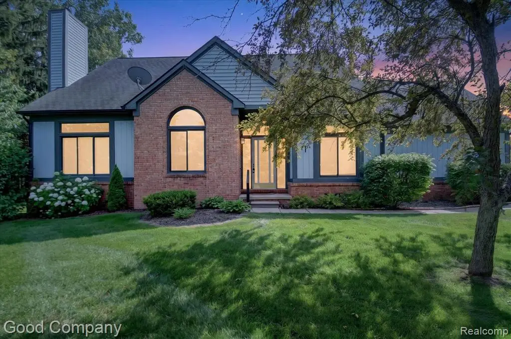 2701 Lochmoor, Lake Orion, MI 48360 - #1