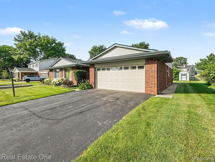 22550 Brookforest, Novi, MI 48375 - #2