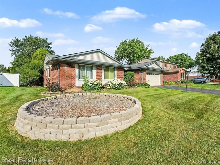 22550 Brookforest, Novi, MI 48375 - #3