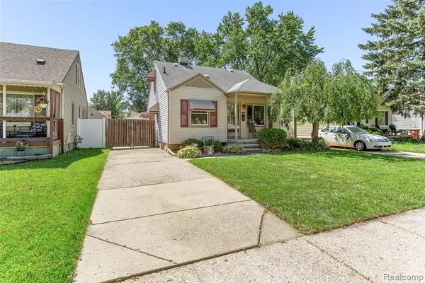 14672 Kennebec, Southgate, MI 48195