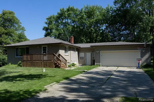 5052 Beecher, Flint, MI 48532