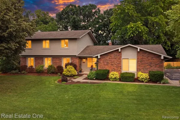 10947 Arbour, Brighton, MI 48114