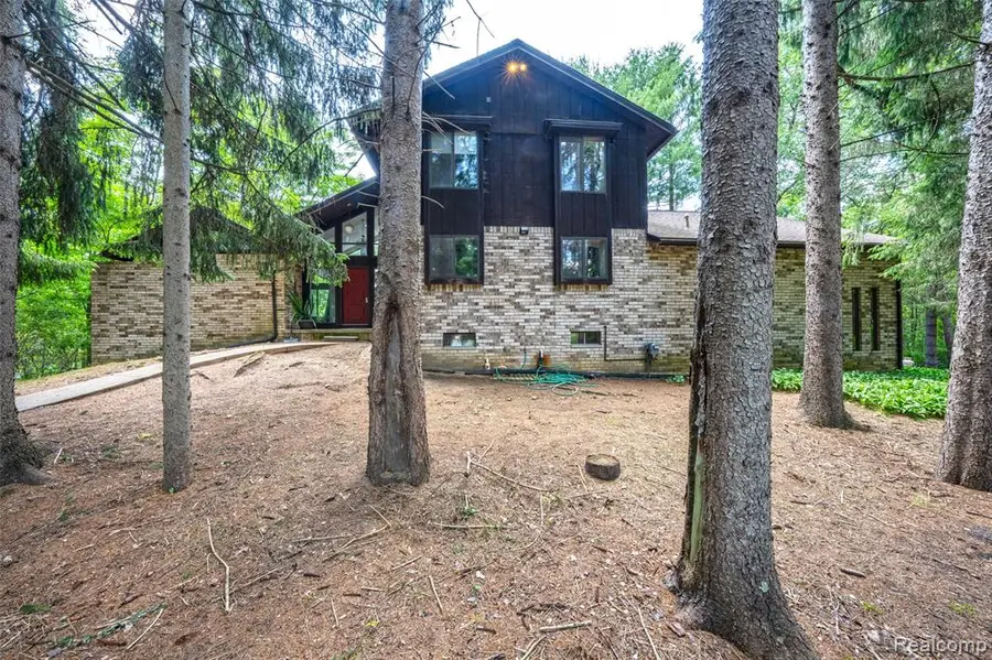 4565 Brookside, Fenton, MI 48430 - #2