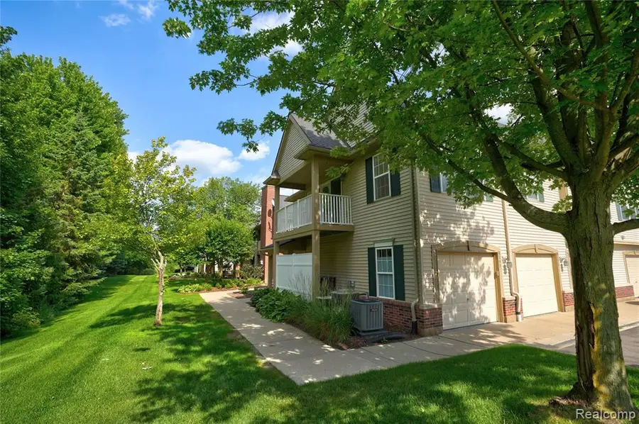 4163 Hampton Ridge, Howell, MI 48843 - #2