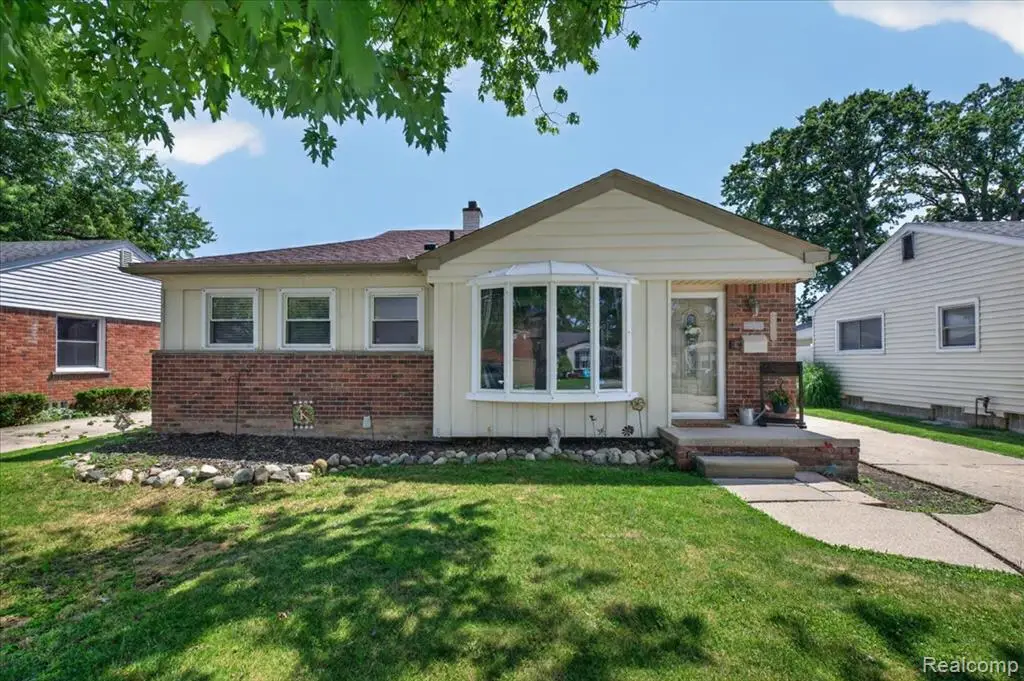 23002 Carolina, Saint Clair Shores, MI 48080 - #1