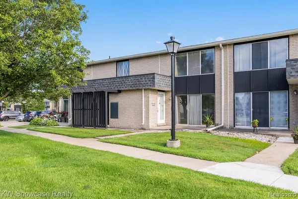 30167 Lorraine, Warren, MI 48093