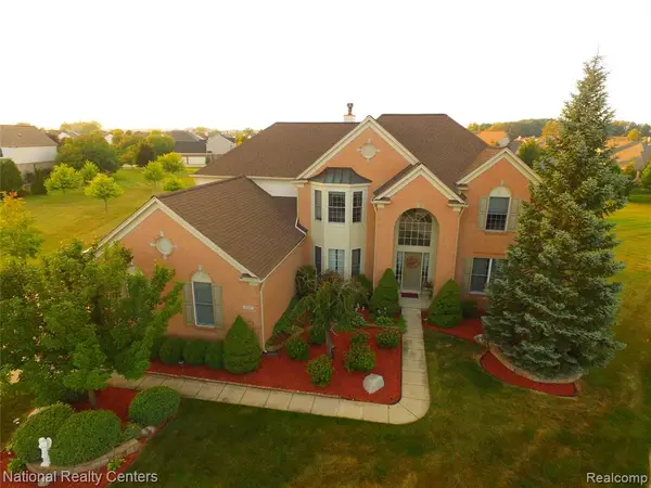429 Delaford, Canton, MI 48188