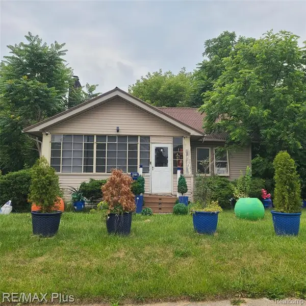 921 Welch, Flint, MI 48504