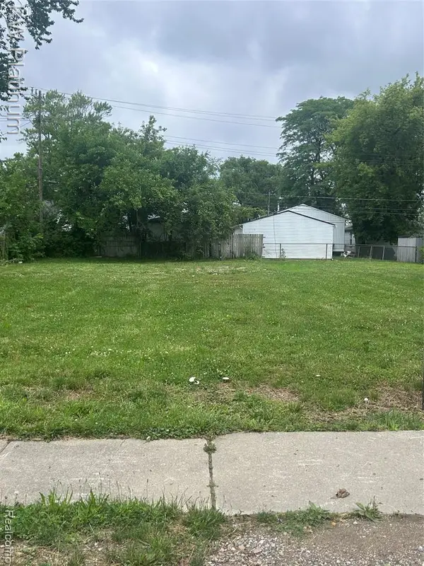 20908 Woodward, Clinton Township, MI 48035
