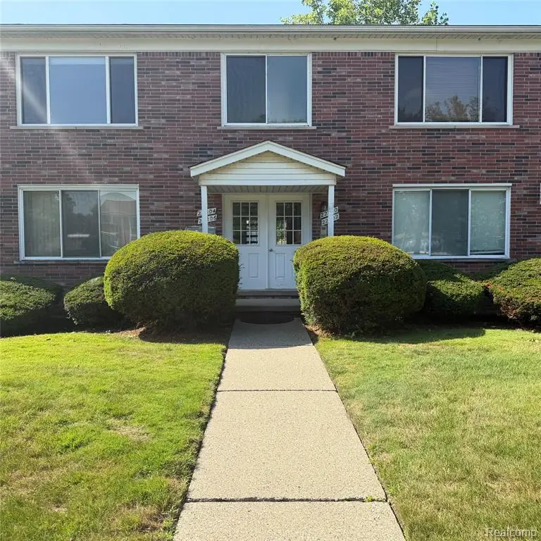 22204 E 11 Mile, Saint Clair Shores, MI 48081 - #3