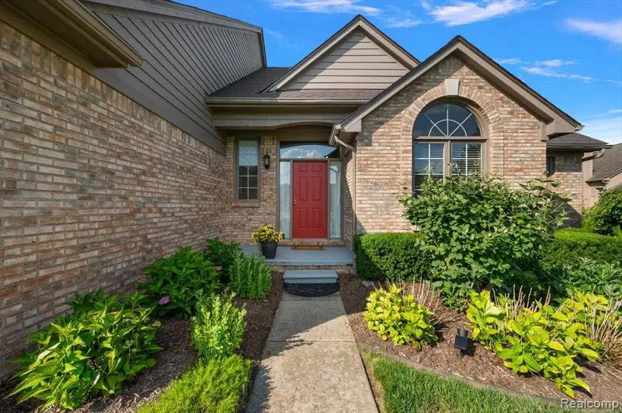 3359 Paddington, Rochester Hills, MI 48309 - #2
