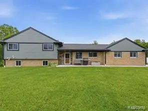 8620 Joey, Pinckney, MI 48169
