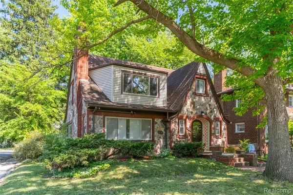 16614 Edinborough, Detroit, MI 48219