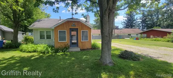 1382 Elmhurst, Howell, MI 48843