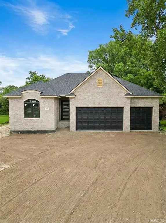 933 N Wixom, Wixom, MI 48393 - #1