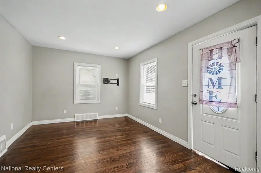551 E Maplehurst, Ferndale, MI 48220 - #3