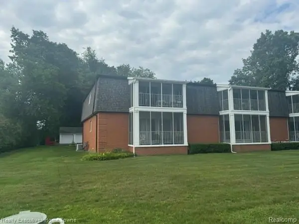 1467 E Krafft #8, Fort Gratiot, MI 48059