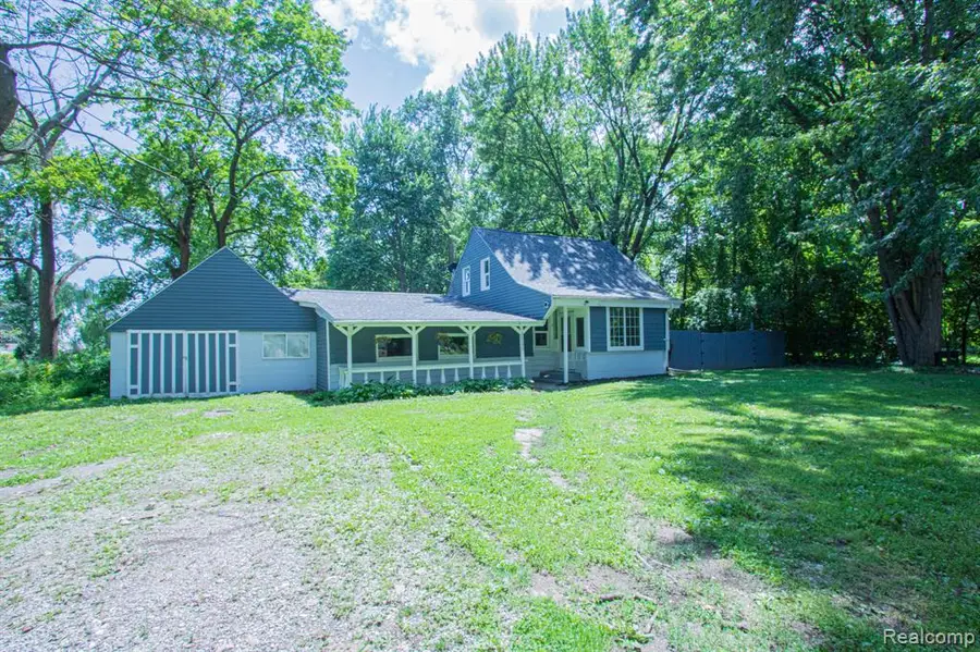 20500 Mckishnie, Clinton Township, MI 48035 - #2